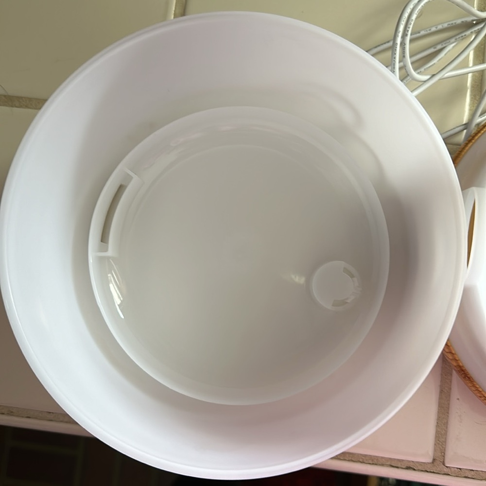Excellent like new condition Color changing oil diffuser 10-hour working time - Picture 4 of 5